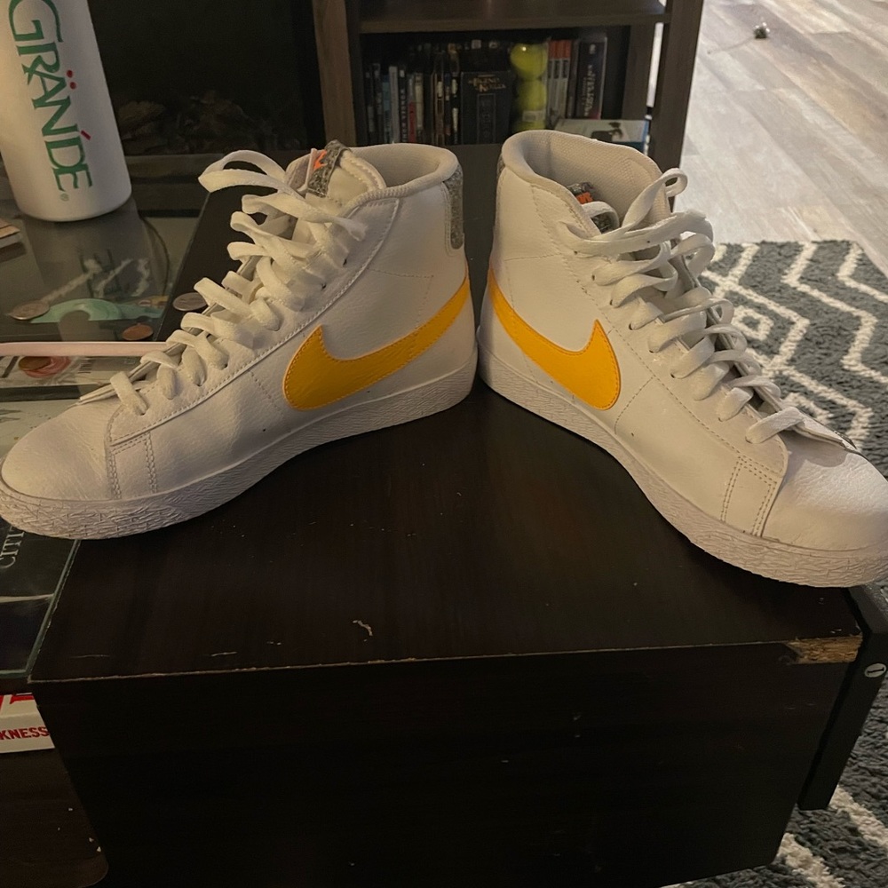 Size 7 Mens Yellow and White Nike Hightops